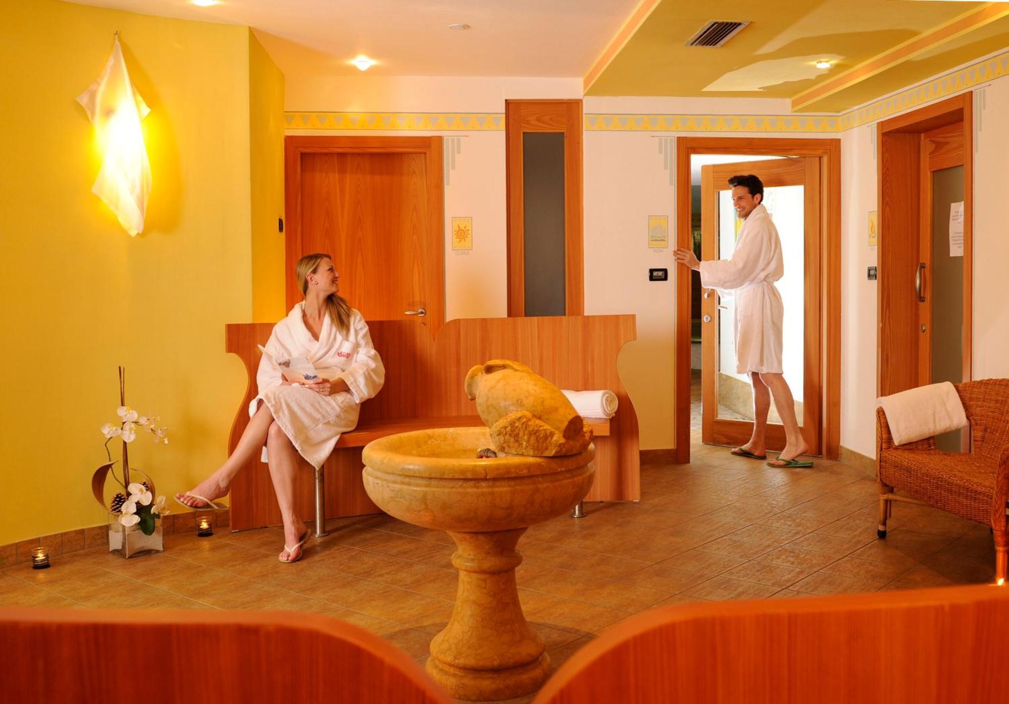 Residence Kristall- Fiemme Holidays Predazzo Ngoại thất bức ảnh